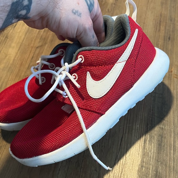 Nike Roshe one Red Youth size 1 - Picture 8 of 8